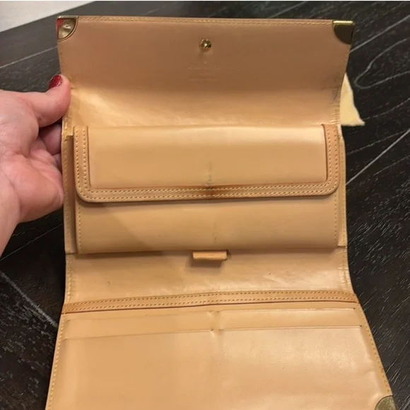 LV wallet with COA - Picture 3 of 9
